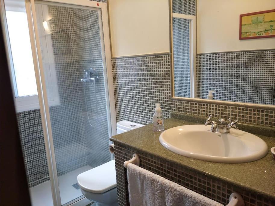 Casita Con Terreno A 10 Minutos Del Centro De Vigo Villa Moaña Buitenkant foto